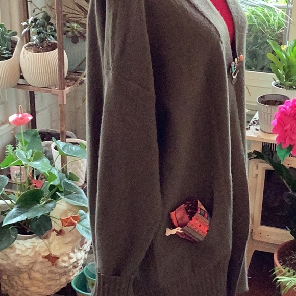 Size XXL OLIVE GREEN CARDIGAN SWEATER WITH TWO FRONT POCKETS ! - Picture 7 of 10